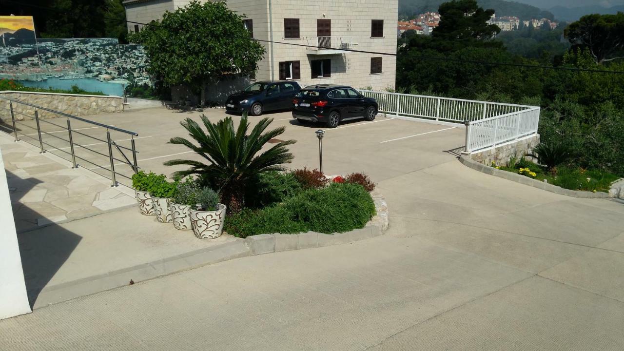 Guest House Eight Roses Дубровник Екстериор снимка
